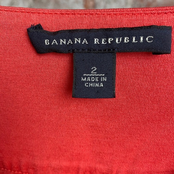 Banana Republic Womenʻs Coral Silk Lyocell Skirt Size 2 - Picture 2 of 5
